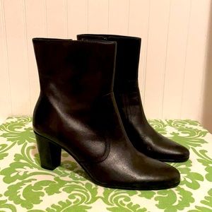 New Covington Black Ankle Boots Sz 8